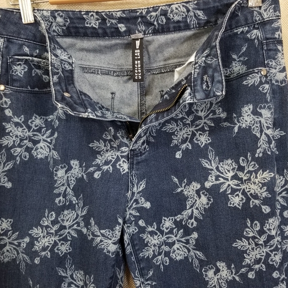 Design Lab Lord & Taylor Blue Floral Skinny Jeans Size 29 - Picture 10 of 16
